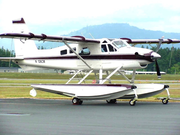 Amphibious DHC-2T Turbo Beaver landed on runway