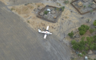 Viking Twin Otter Zimex landed in remote area
